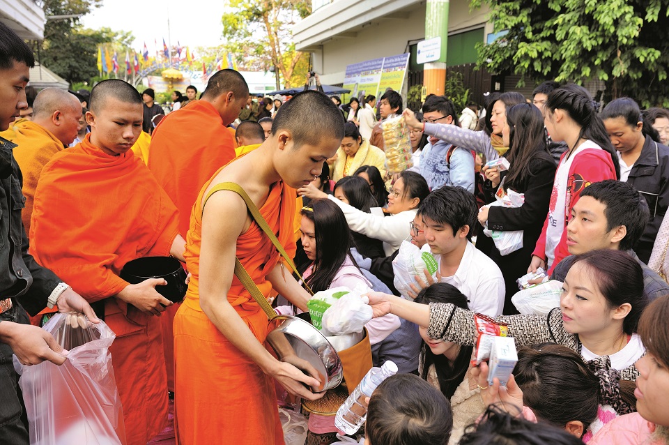Tajlandia, Procesja podczas festiwalu Songkran